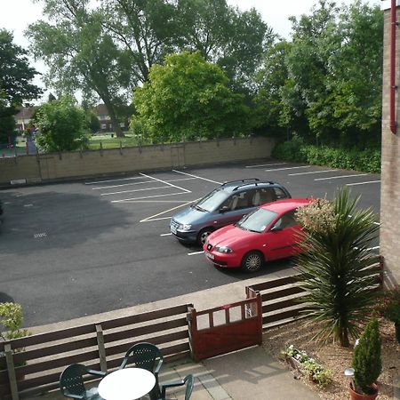 Newark Hotel פטרבורו מראה חיצוני תמונה