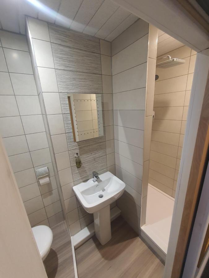 Newark Hotel פטרבורו מראה חיצוני תמונה